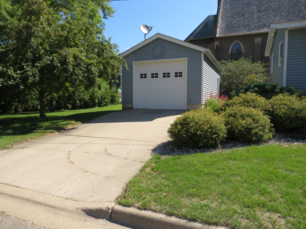 Priority 1 Metrowest Realty, Glencoe, MN Our Listings